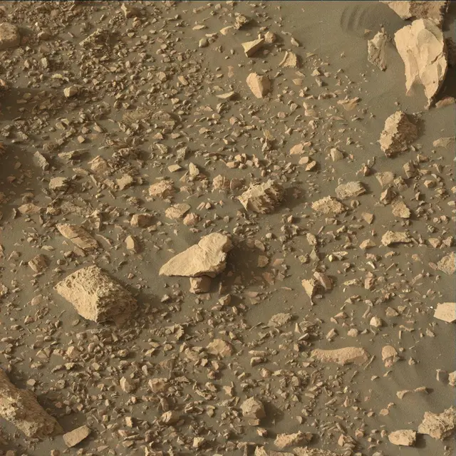 Sol 2032: Mast Camera (Mastcam)