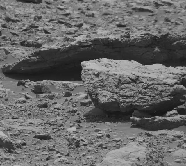 Sol 2032: Mast Camera (Mastcam)