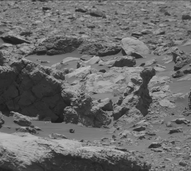 Sol 2032: Mast Camera (Mastcam)
