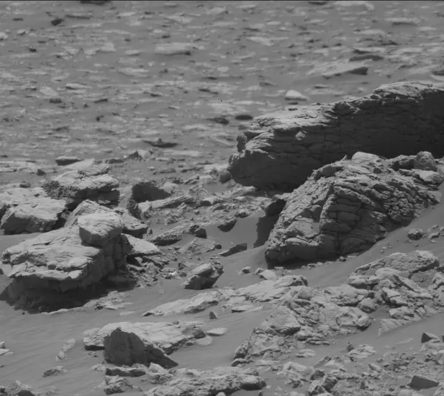 Sol 2032: Mast Camera (Mastcam)
