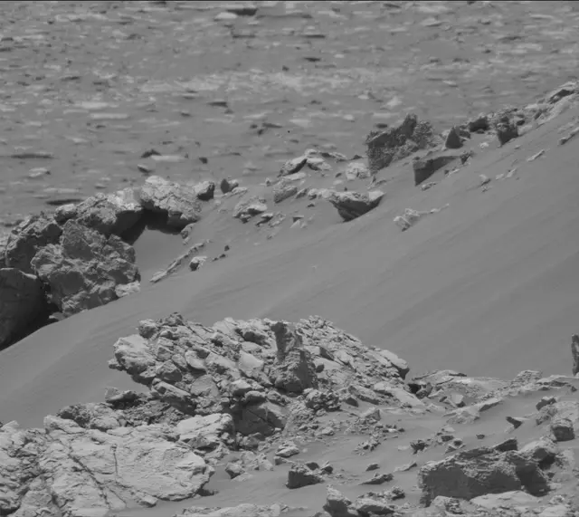 Sol 2032: Mast Camera (Mastcam)