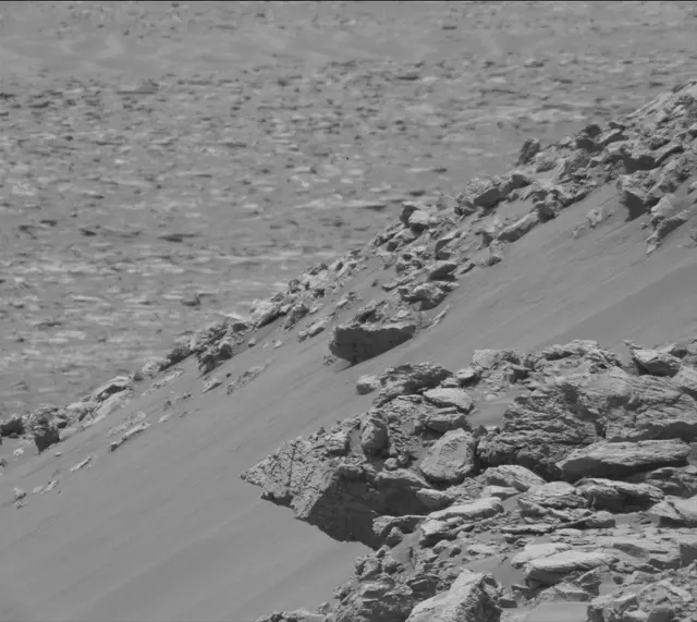 Sol 2032: Mast Camera (Mastcam)
