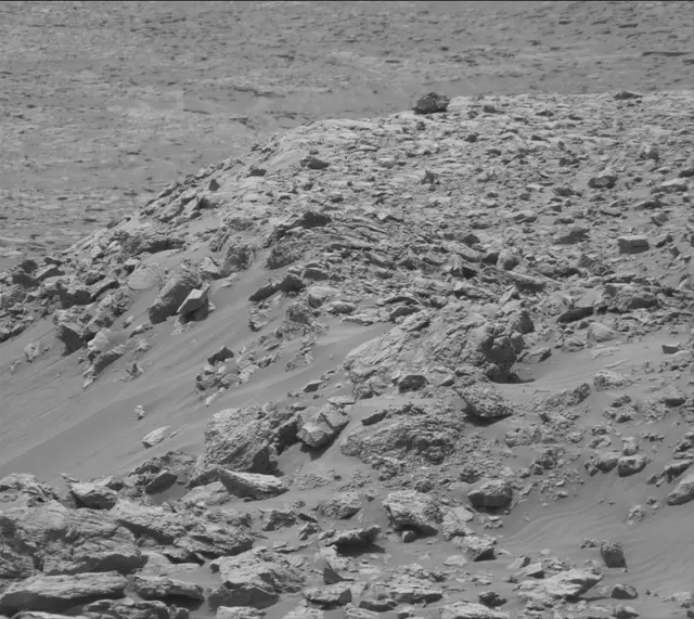 Sol 2032: Mast Camera (Mastcam)