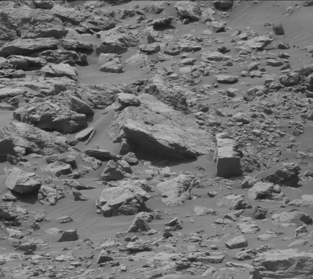 Sol 2032: Mast Camera (Mastcam)