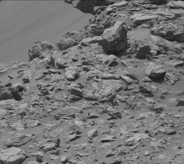Sol 2032: Mast Camera (Mastcam)