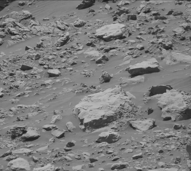 Sol 2032: Mast Camera (Mastcam)