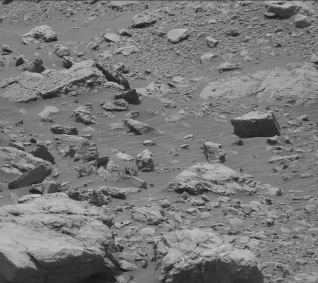 Sol 2032: Mast Camera (Mastcam)