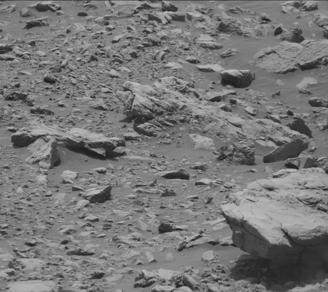 Sol 2032: Mast Camera (Mastcam)