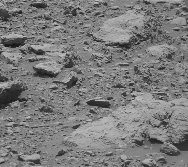 Sol 2032: Mast Camera (Mastcam)