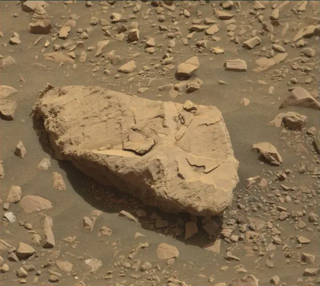 Sol 2032: Mast Camera (Mastcam)
