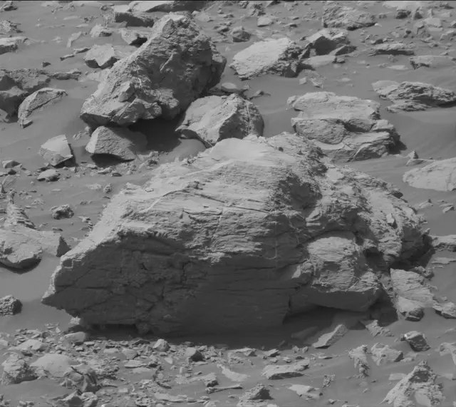 Sol 2032: Mast Camera (Mastcam)