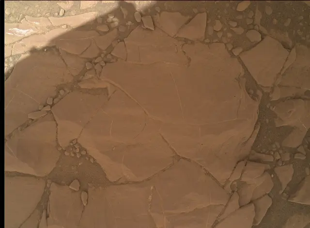 Sol 2032: Mars Hand Lens Imager (MAHLI)