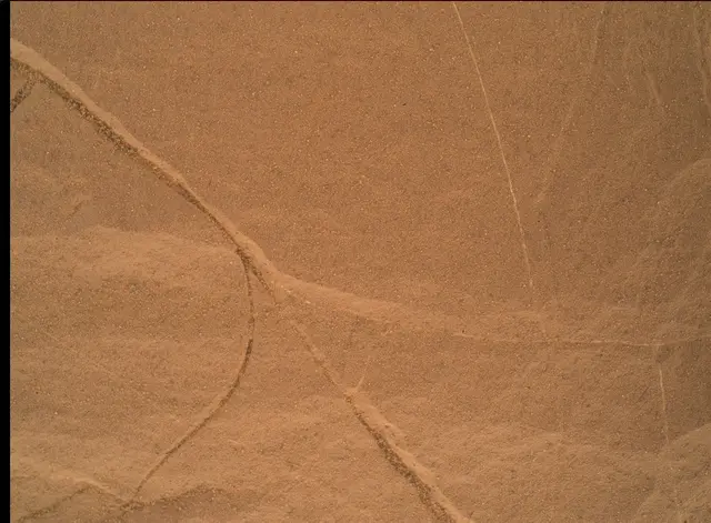 Sol 2032: Mars Hand Lens Imager (MAHLI)