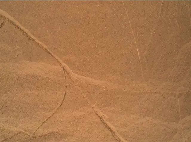 Sol 2032: Mars Hand Lens Imager (MAHLI)