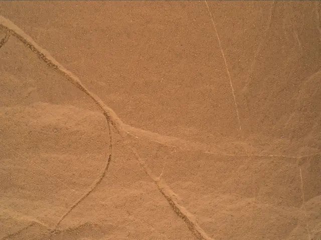 Sol 2032: Mars Hand Lens Imager (MAHLI)
