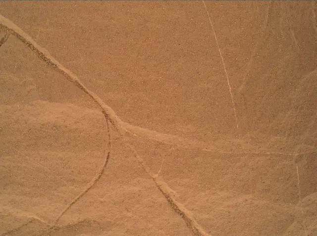 Sol 2032: Mars Hand Lens Imager (MAHLI)