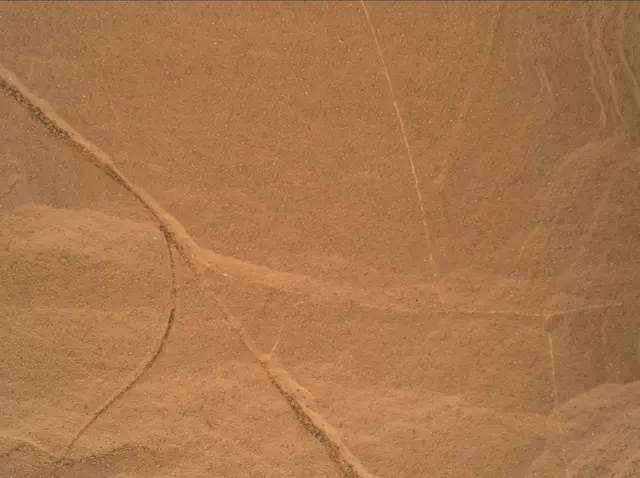 Sol 2032: Mars Hand Lens Imager (MAHLI)
