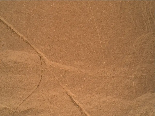 Sol 2032: Mars Hand Lens Imager (MAHLI)