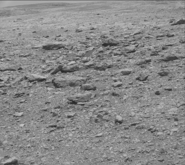 Sol 2034: Mast Camera (Mastcam)