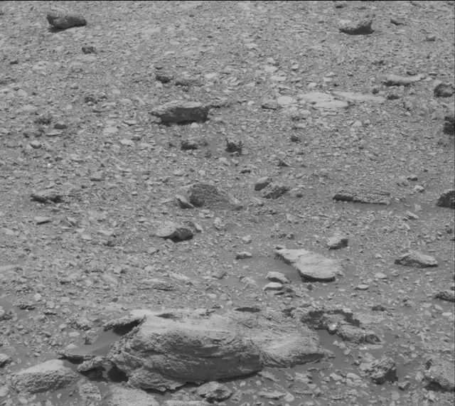 Sol 2034: Mast Camera (Mastcam)