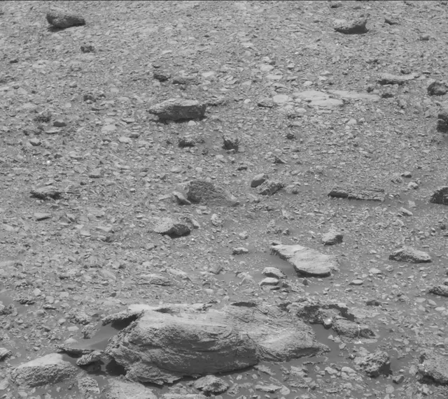 Sol 2034: Mast Camera (Mastcam)