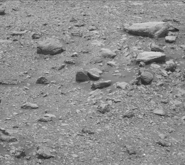 Sol 2034: Mast Camera (Mastcam)