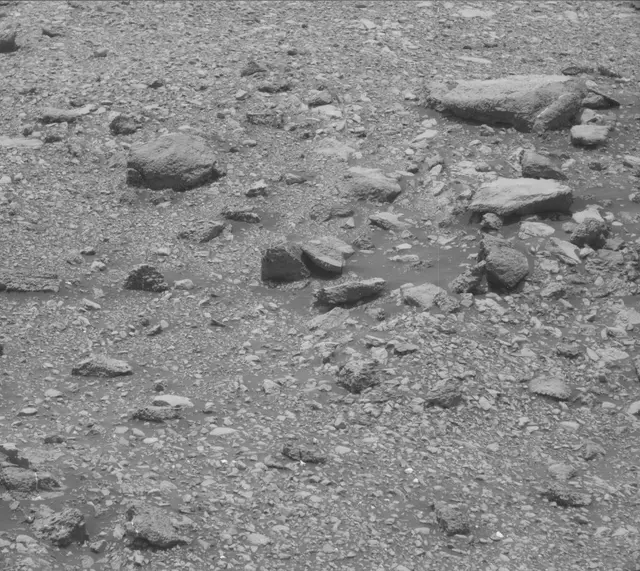 Sol 2034: Mast Camera (Mastcam)