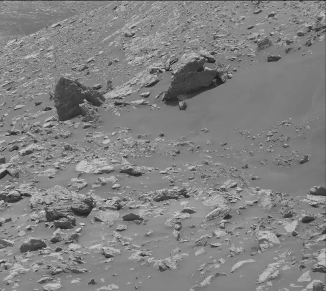 Sol 2034: Mast Camera (Mastcam)