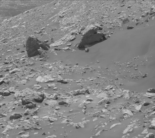 Sol 2034: Mast Camera (Mastcam)