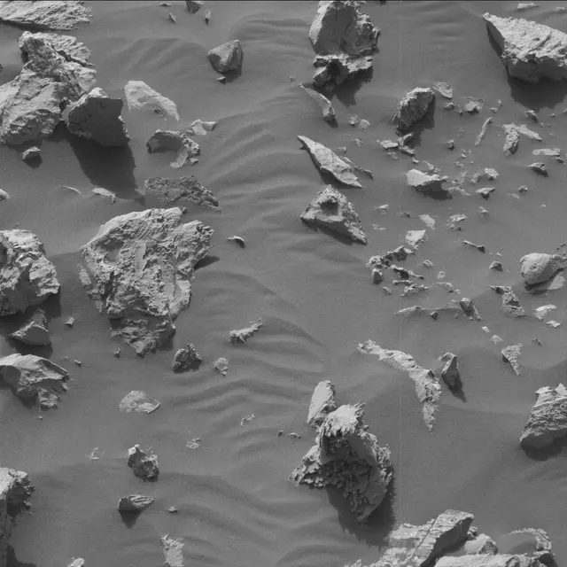 Sol 2034: Mast Camera (Mastcam)