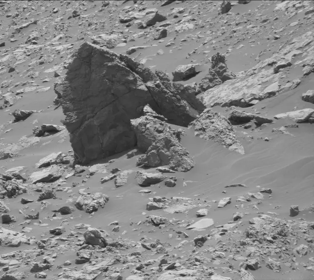 Sol 2034: Mast Camera (Mastcam)