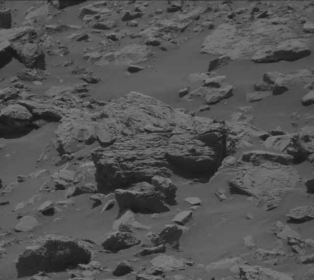 Sol 2034: Mast Camera (Mastcam)