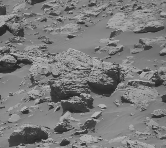 Sol 2034: Mast Camera (Mastcam)