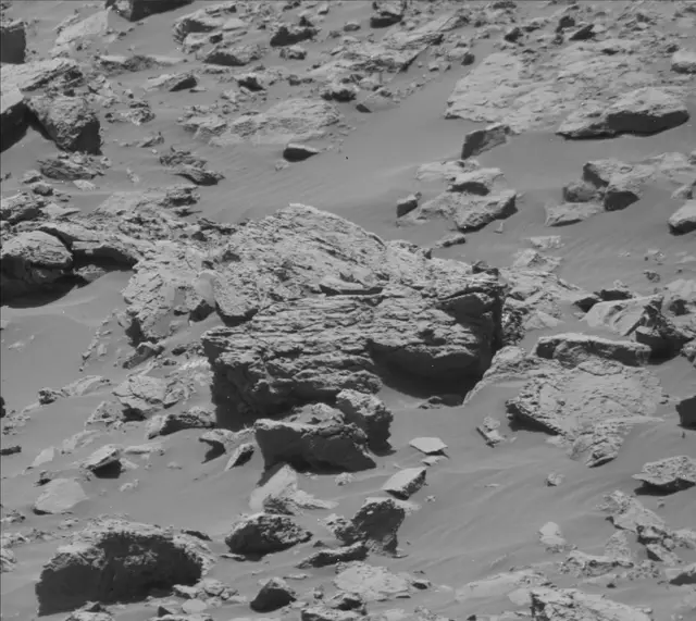 Sol 2034: Mast Camera (Mastcam)
