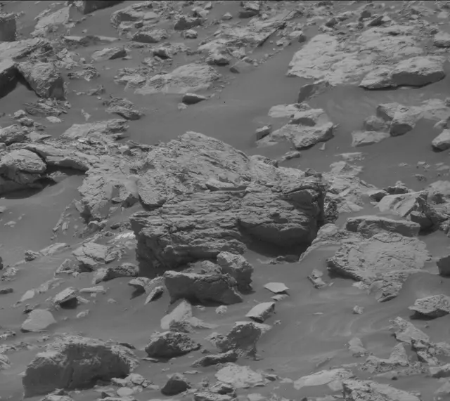 Sol 2034: Mast Camera (Mastcam)
