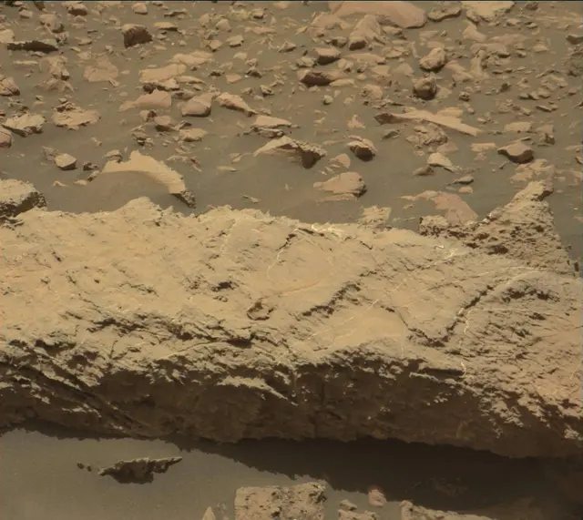 Sol 2034: Mast Camera (Mastcam)