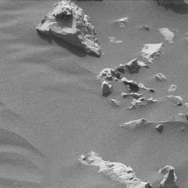 Sol 2034: Mast Camera (Mastcam)