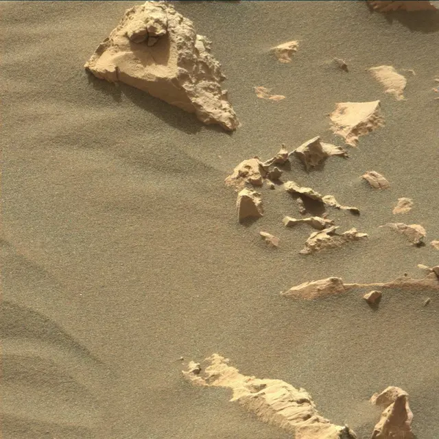 Sol 2034: Mast Camera (Mastcam)