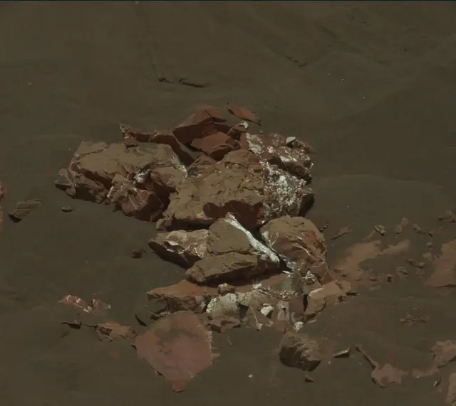 Sol 2036: Mast Camera (Mastcam)