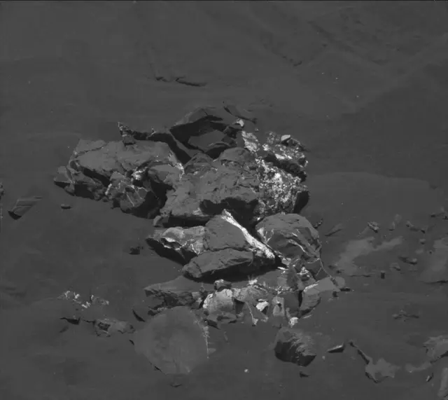 Sol 2036: Mast Camera (Mastcam)