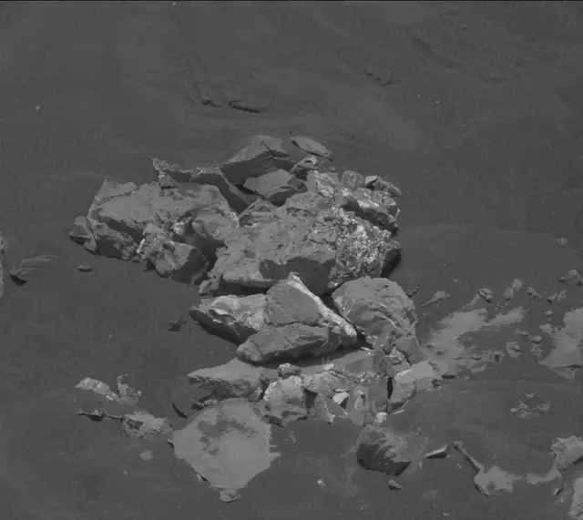 Sol 2036: Mast Camera (Mastcam)