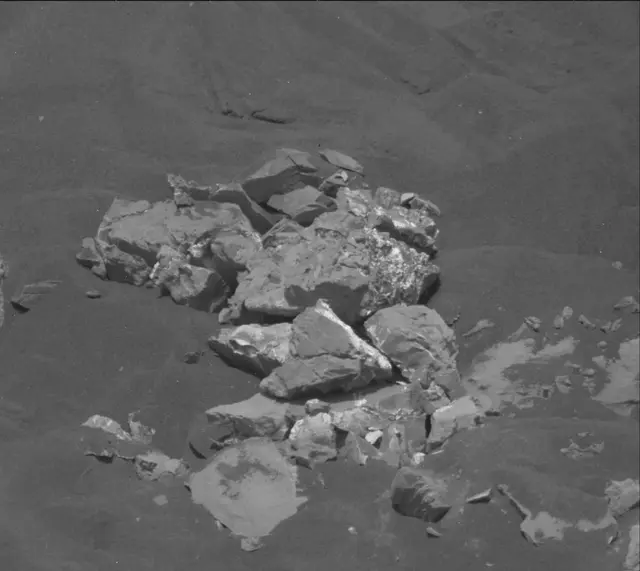 Sol 2036: Mast Camera (Mastcam)