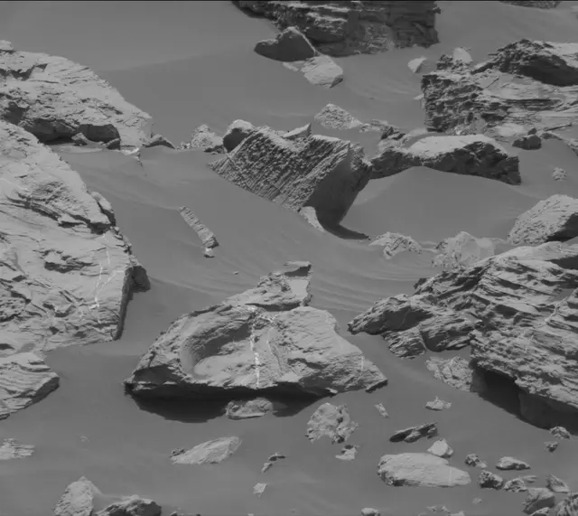Sol 2036: Mast Camera (Mastcam)