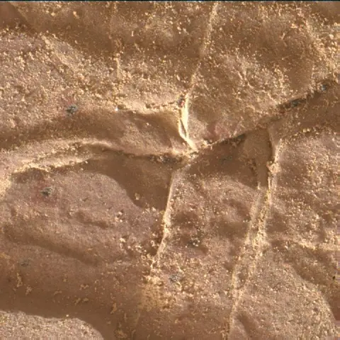Sol 2038: Mars Hand Lens Imager (MAHLI)