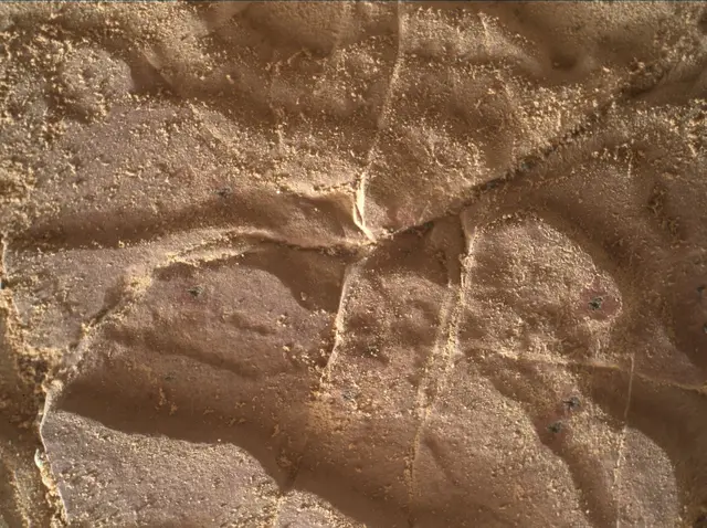 Sol 2038: Mars Hand Lens Imager (MAHLI)