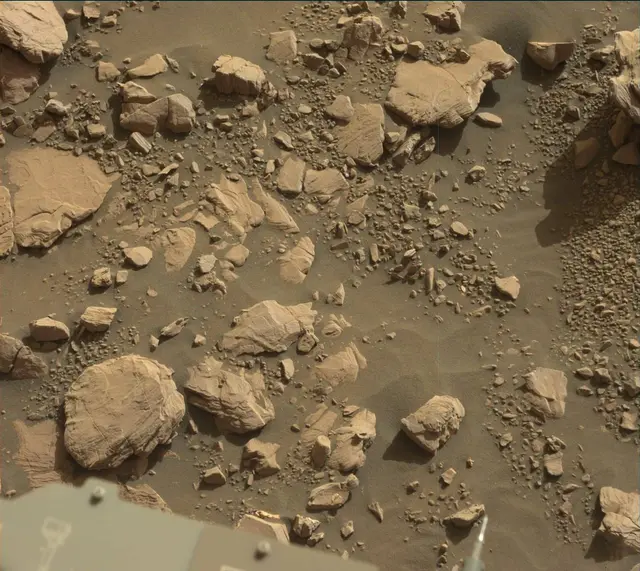 Sol 2040: Mast Camera (Mastcam)