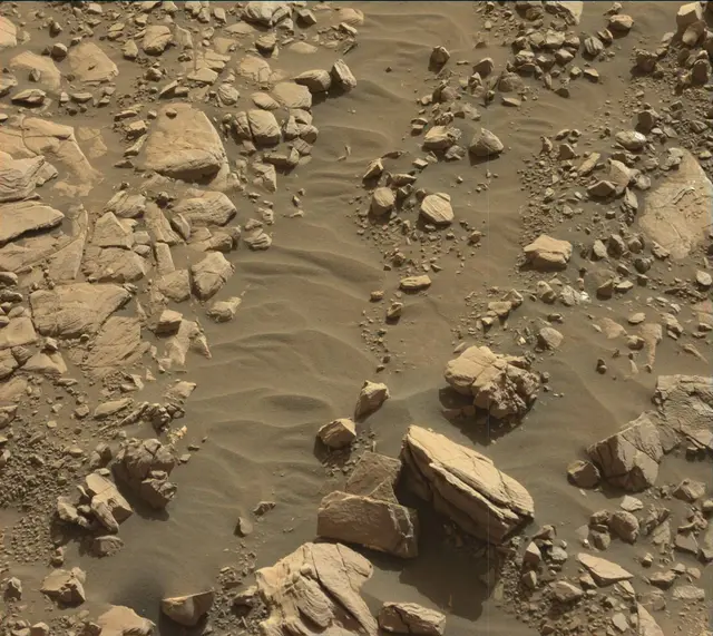 Sol 2040: Mast Camera (Mastcam)