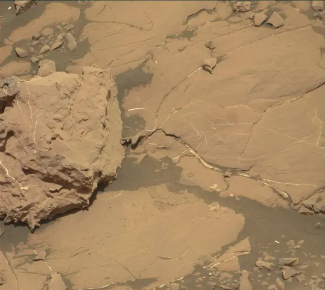 Sol 2040: Mast Camera (Mastcam)