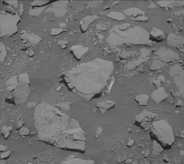 Sol 2041: Mast Camera (Mastcam)