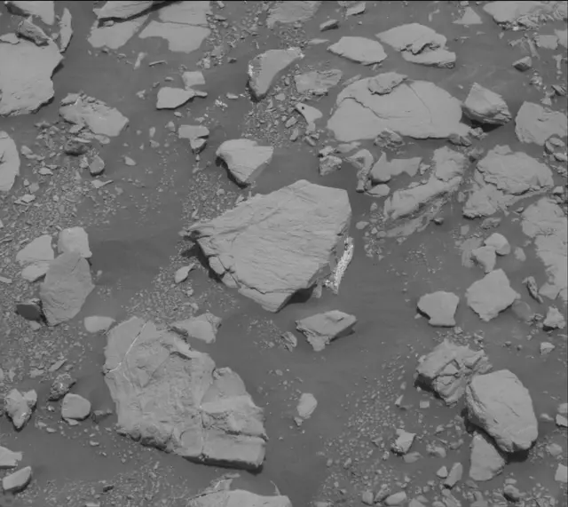 Sol 2041: Mast Camera (Mastcam)